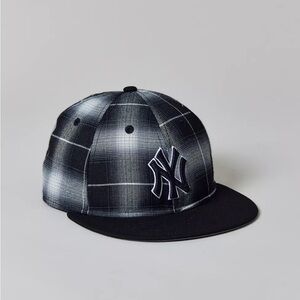 NWT New Era MLB New York Yankees Plaid Hat